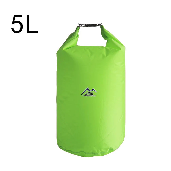 Set robuster Packsäcke, wasserdicht, für Rucksack & Kajak. Schützt Kleidung und Wertgegenstände.