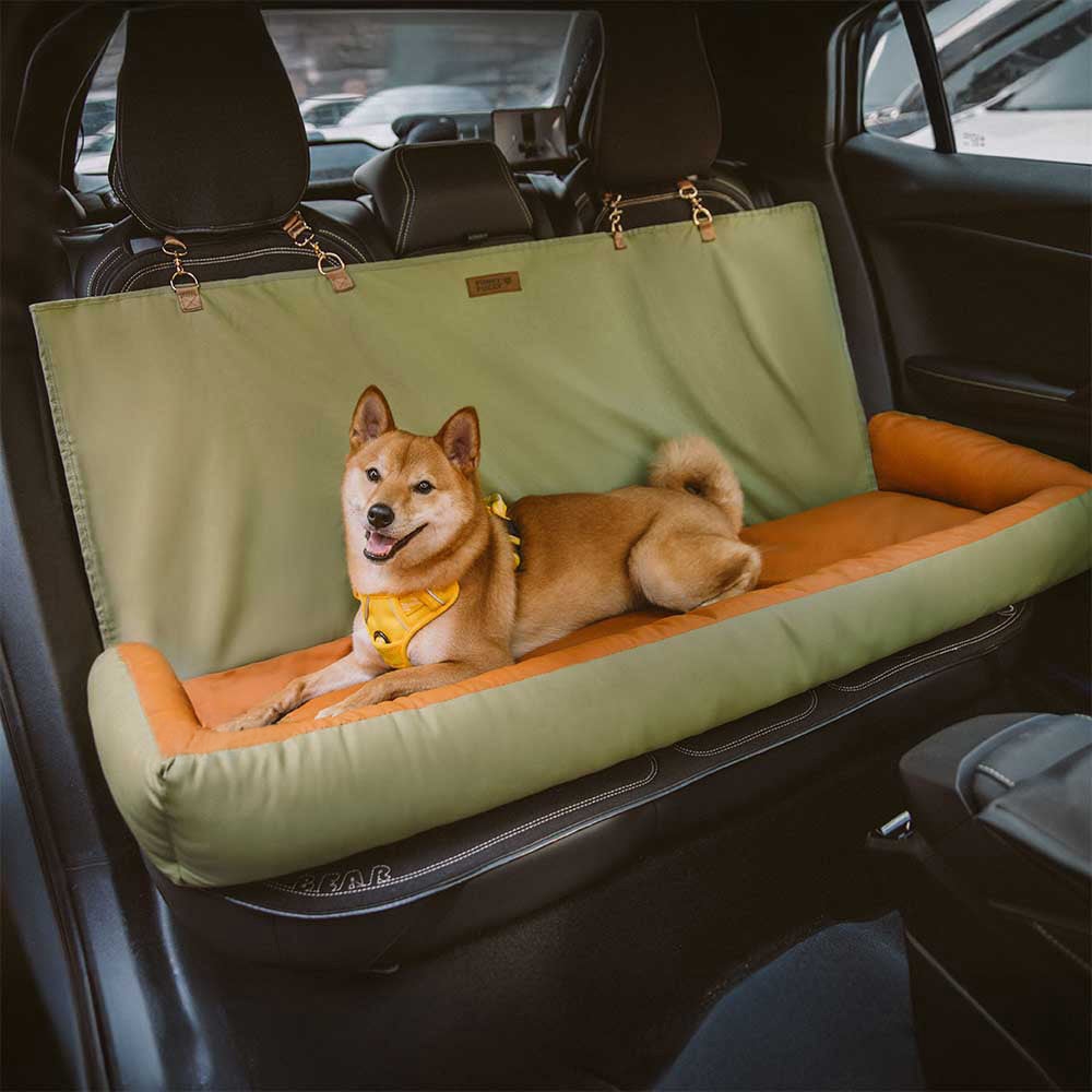 Wasserdichter & rutschfester Hundesitzbezug für den Autoschutz; ideal für Autofahrt mit Hund.