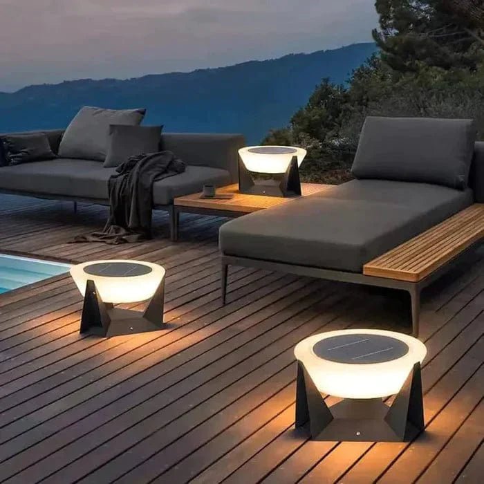 Wasserdichter Solar-LED-Strahler für den Außenbereich, ideal für Garten, Wege und Hofbeleuchtung.
