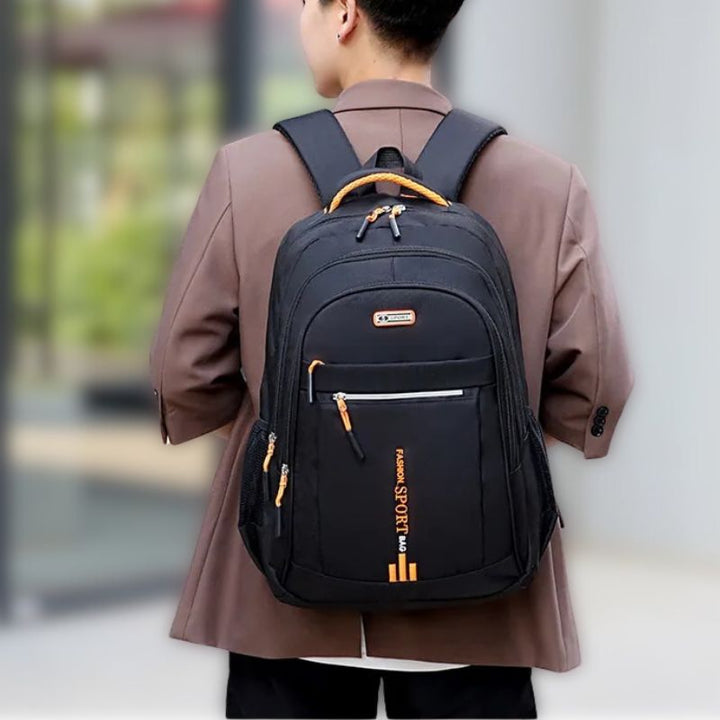 UrbanGuard Laptop Rucksack für Herren, wasserdicht, Schwarz, perfekt für Büro, Uni & Reisen.