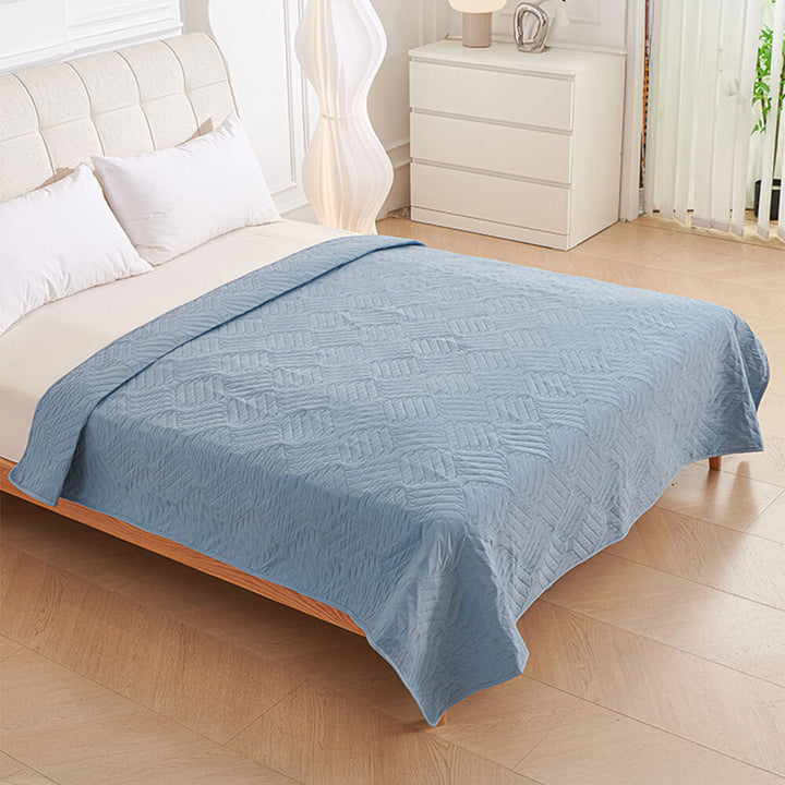 Praktische wasserdichte Hundedecke für Sofa & Bett. Waschbar und pflegeleicht, hält Ihre Möbel sauber & trocken.