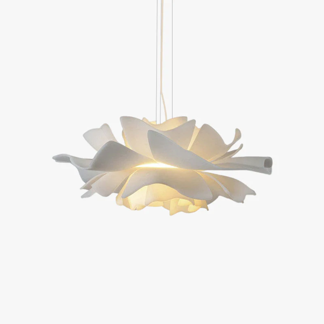 Weiße Design-Hängelampe "Sophia" in Blumenform aus Metall für modernes Wohnzimmer.