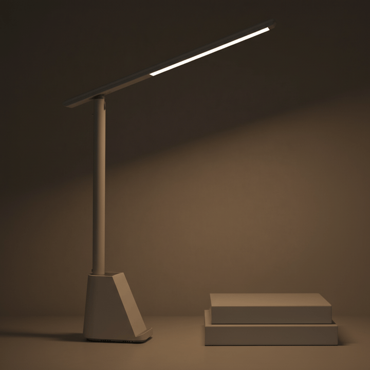 Kompakte, faltbare LED-Schreibtischlampe, weiß, tragbar, dimmbar, mit Akku, spart Platz.