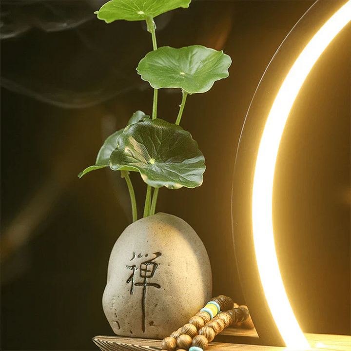 Weiße Keramik Hirsch-Räucherlampe für Meditation und Entspannung, mit Rückfluss-Effekt für Weihrauch.