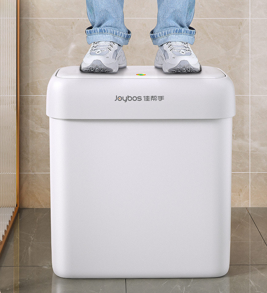 Hygienischer Badezimmer-Mülleimer mit Deckel, geruchsdicht und platzsparend, in neutralem Weiß.
