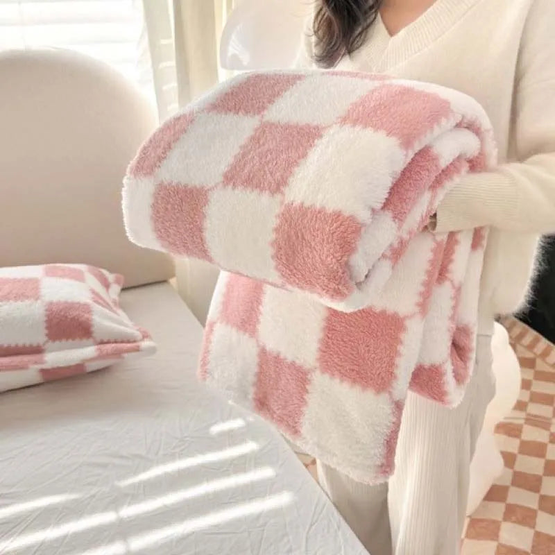 Weiche Flanell Kuscheldecke, gemütlich & vielseitig, ideal als Sofadecke oder Bettüberwurf.
