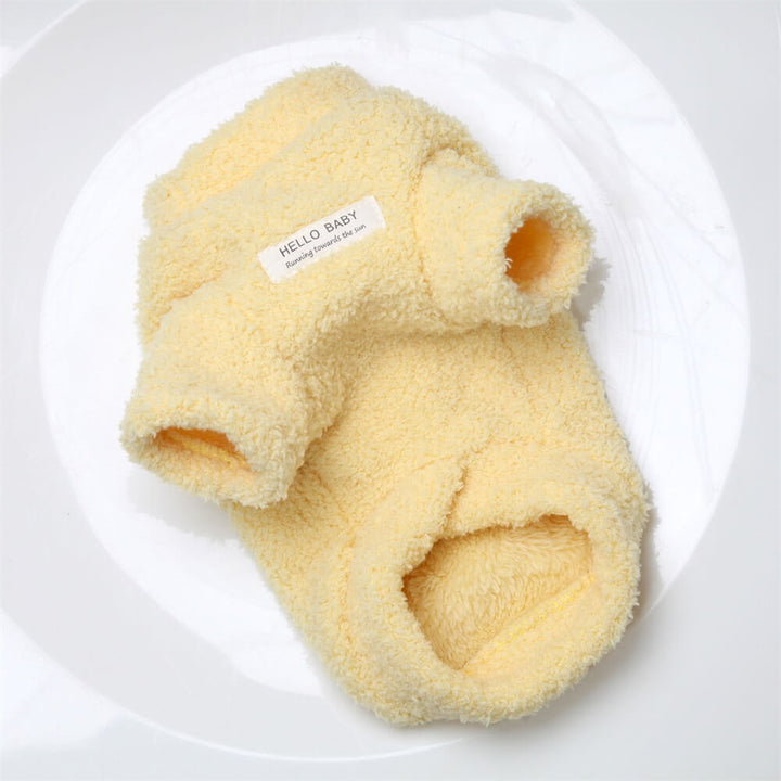 Stylischer Hundepullover in zeitlosem Design für Haustier Mode. Warme und weiche Kleidung für gemütliche Stunden.