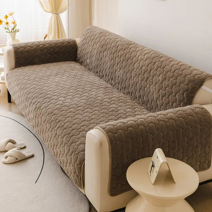 Ecksofa-Schutzbezug aus weichem Plüsch, hautfreundlich, robust und passt sich jeder Form an.