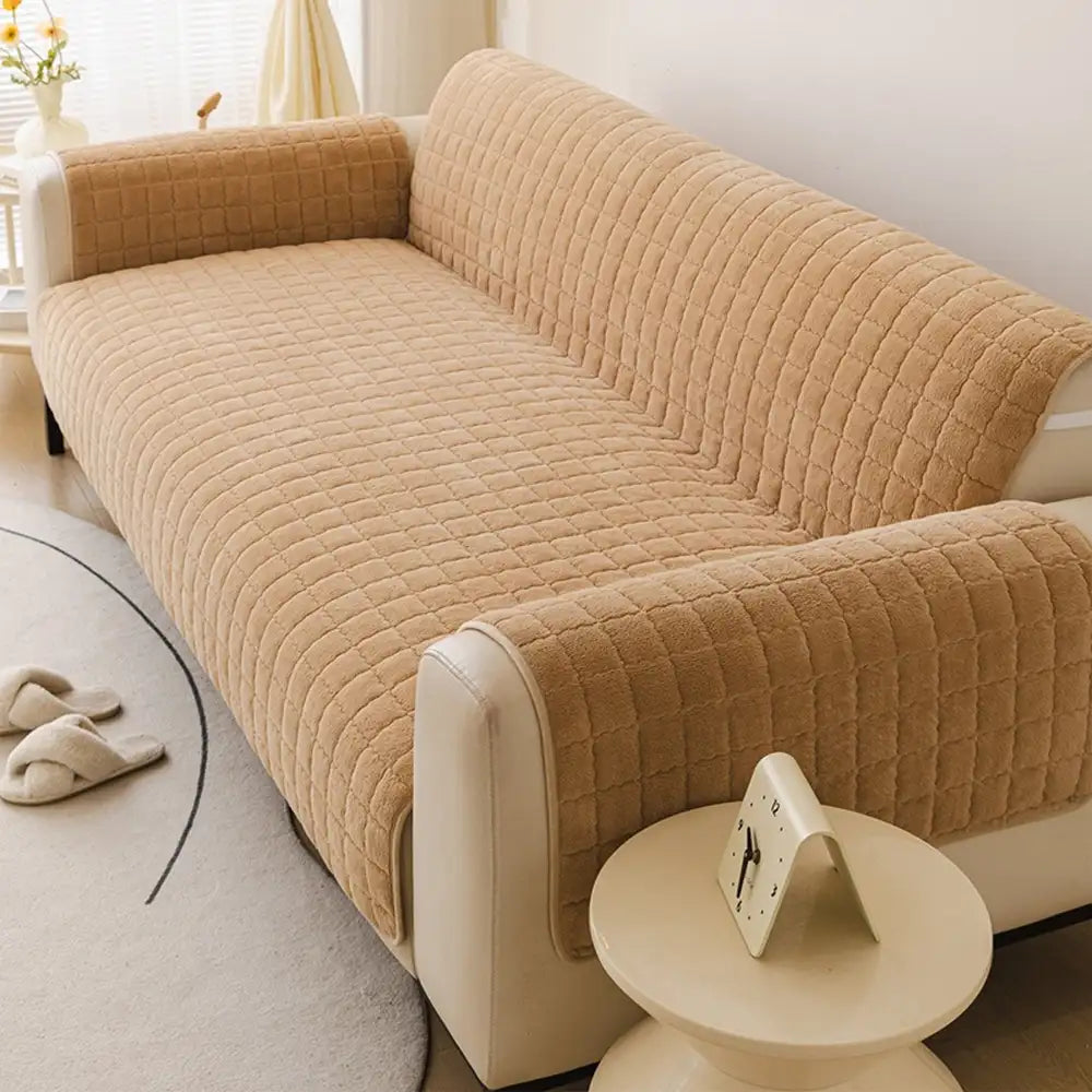 Haustierfreundlicher Sofaschonbezug; weich & rutschfest, schützt Möbel vor Tierhaaren & Schmutz.
