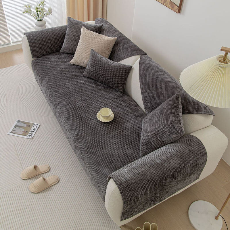 Weicher Waffel-Chenille-Couchbezug, rutschfest für optimalen Möbelschutz, stilvoll im Wohnzimmer.