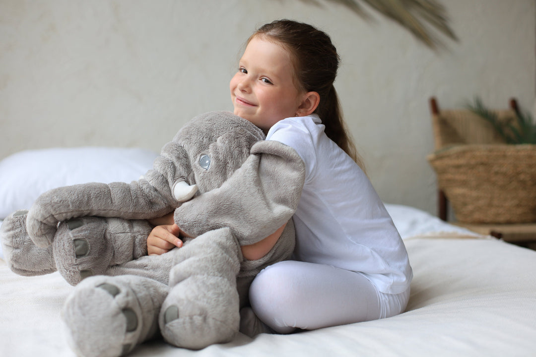 Weiches Elefanten Plüschtier, tolles Geschenk zur Geburt, Taufe oder Geburtstag für Kinder.