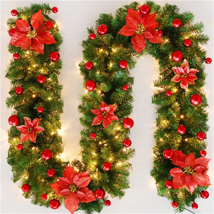 Vielseitige 2,7m LED-Girlande aus Tannenzweigen. Perfekte Weihnachtsdeko für Innen- und Außenbereich.