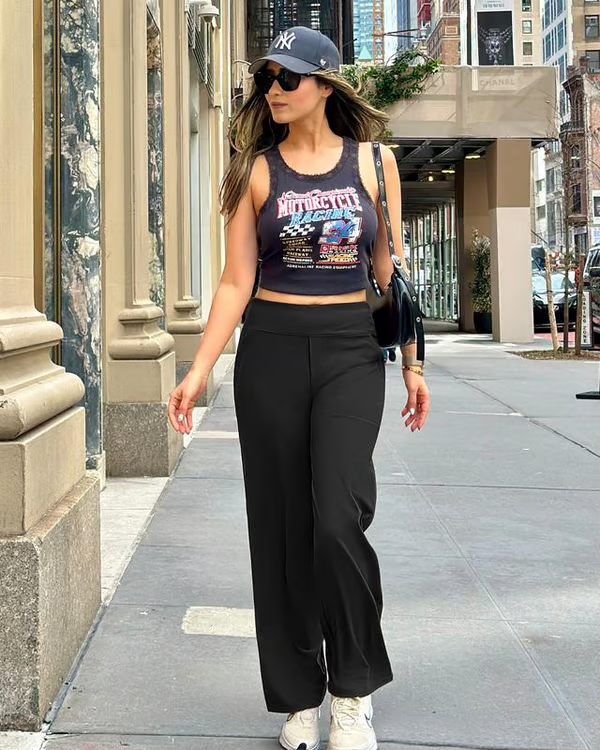 Elegante weite Damenhose, stilvoll & vielseitig, perfekt für Business & festliche Anlässe.