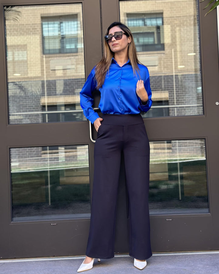 Weiche Stretch-Damenhose mit weitem Bein & hohem Bund für optimale Bewegungsfreiheit.