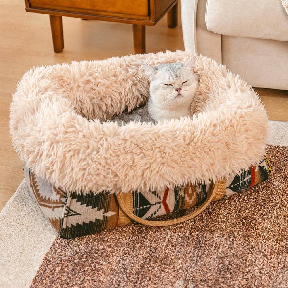 Dieser faltbare Ganzjahres-Hundeträger bietet deinem Hund Komfort als Schlafsack oder Reisetrage.