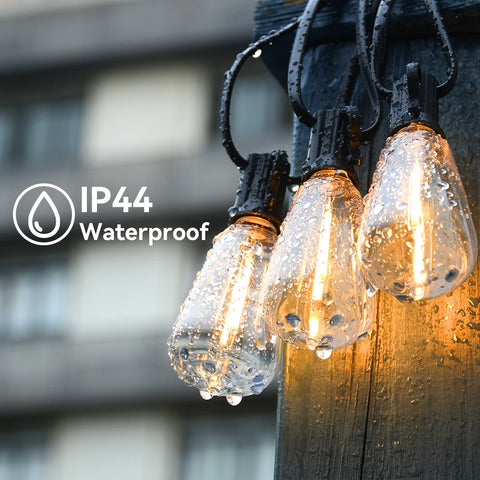 Warmweiß leuchtende Outdoor LED Lichterkette für gemütliche Abende auf der Terrasse & stimmungsvolle Gartenbeleuchtung.