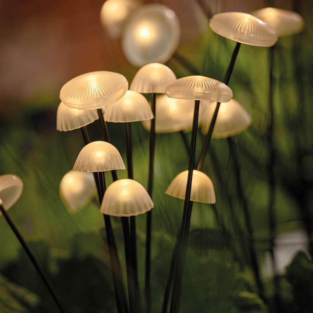 Nahaufnahme: Detaillierte Pilzlichter-LEDs, wetterfest, ideal für stimmungsvolle Gartendeko & Außenbereiche.