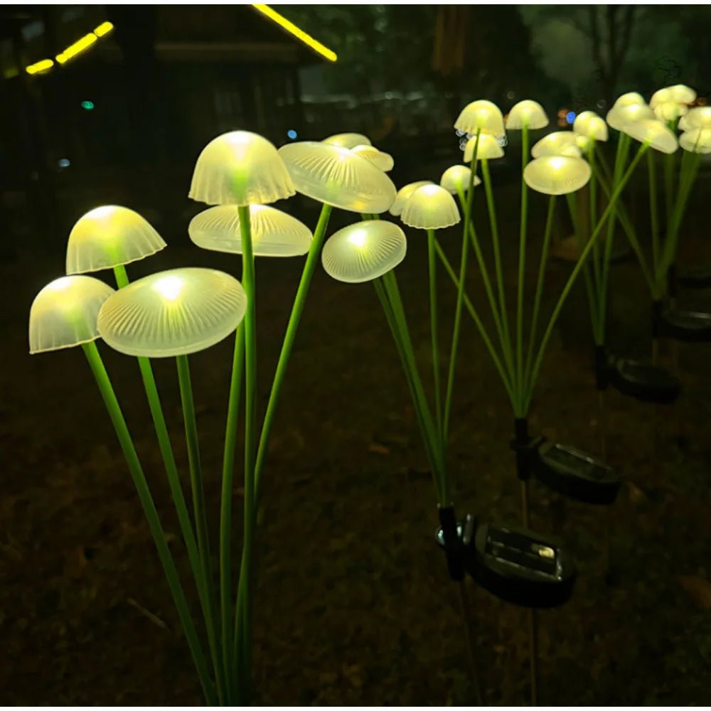 Robustes, wetterfestes Pilzlichter-Set mit 10 LEDs als langlebige Gartenbeleuchtung & Außendekoration.