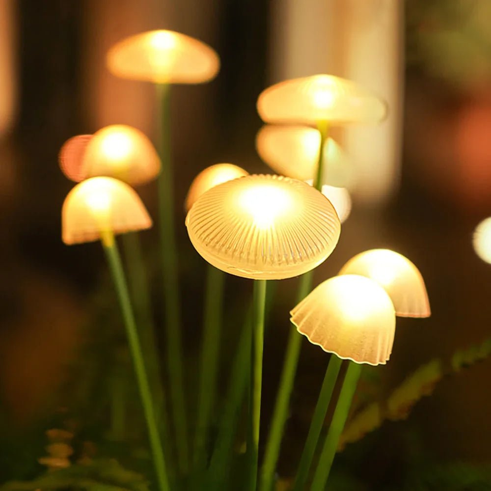 Schaffen Sie eine magische Atmosphäre: Wetterfeste Pilzlichter, 10 LEDs, für gemütliche Gartendeko.