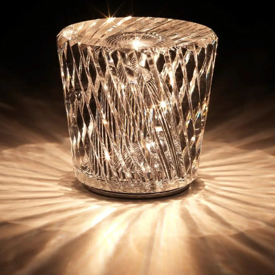 Stilvolle, dekorative wiederaufladbare Kristall-Tischlampe als elegante Wohnzimmerlampe, kabellos.