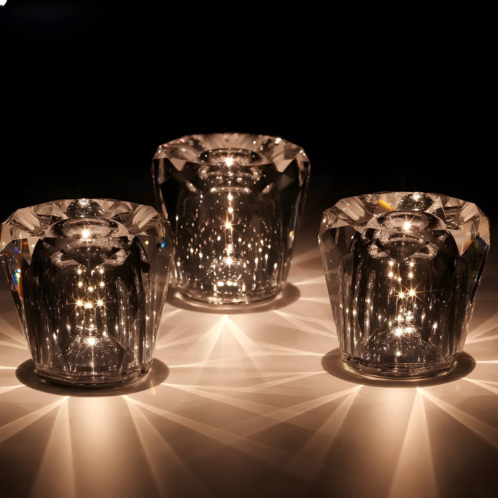 Kompakte wiederaufladbare LED-Kristall-Tischlampe, ideal als dekorative Akzentbeleuchtung.