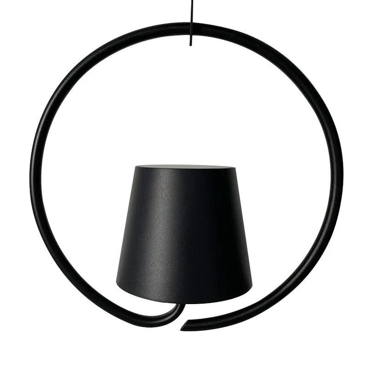Moderne LED-Pendelleuchte für Innen & Außen, kabellos, dimmbar, warmweißes Licht schafft Ambiente.