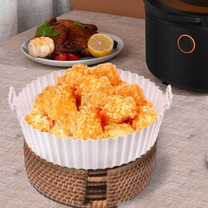 Sauber kochen mit dieser wiederverwendbaren Airfryer Silikonform. Praktischer Küchenhelfer & Backzubehör.