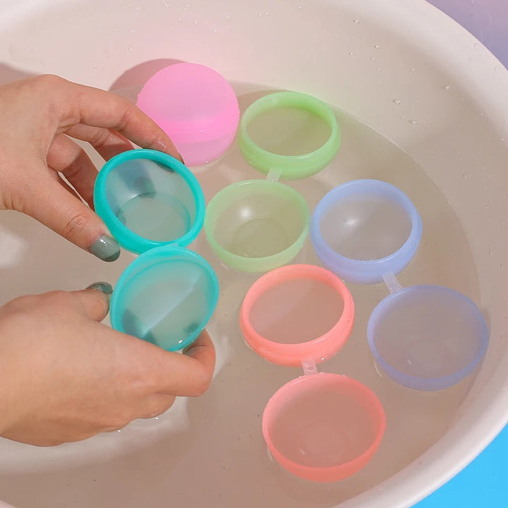 Detailansicht der weichen, wiederverwendbaren Wasserbomben aus Silikon. Perfektes, nachhaltiges Wasserspielzeug für Badespaß.
