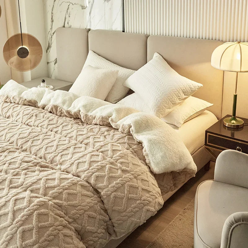 Kuschelige Winter-Bettwäsche aus weichem Flanell mit Kaschmir-Look; ideal für komfortable Nächte im Schlafzimmer.
