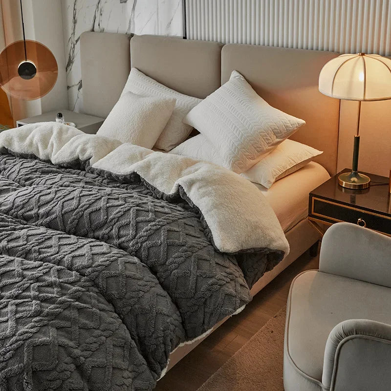 Angenehm warme Winter-Bettwäsche aus weichem Flanell; doppelseitiger Kaschmir-Look für luxuriösen Schlafkomfort.