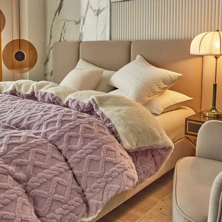 Luxuriöse Flanell-Bettwäsche mit Kaschmir-Touch für Ihr Schlafzimmer; weich, warm und komfortabel für den Winter.