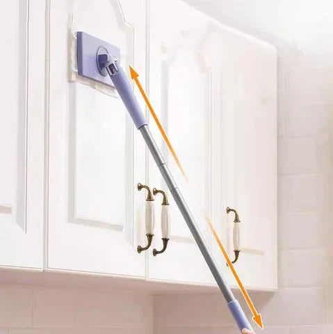 Eimer des Wischsystems mit Schleuderfunktion für freihändiges Auswringen. Hygienische Haushaltsreinigung.