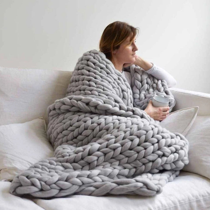 Weiches, dickes XXL Strickgarn für hochwertige Kuscheldecken und andere Handarbeiten im Winter.