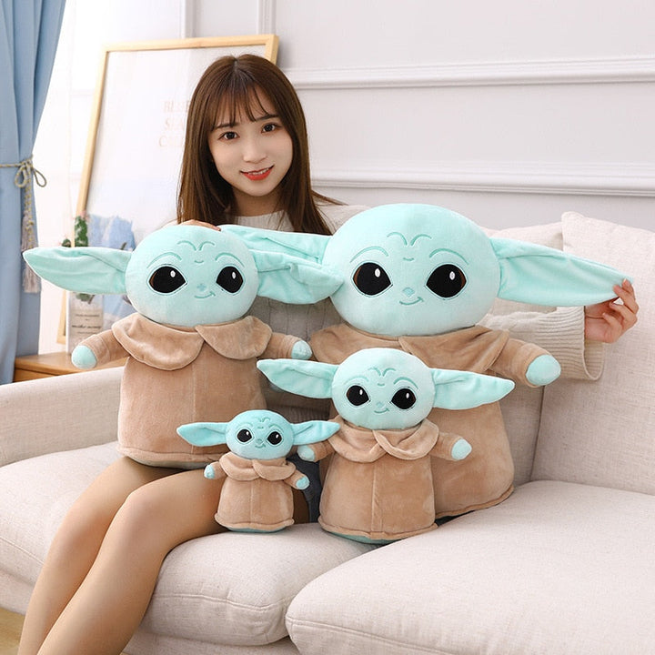 Yoda Plüschfigur: weiches Star Wars Kuscheltier, ideal für Fans und Sammlerzimmer.