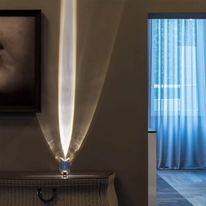 Stimmungsvolles LED Nachtlicht: Kristall Auge Projektor schafft beruhigenden Sternenhimmel für Entspannung zu Hause.