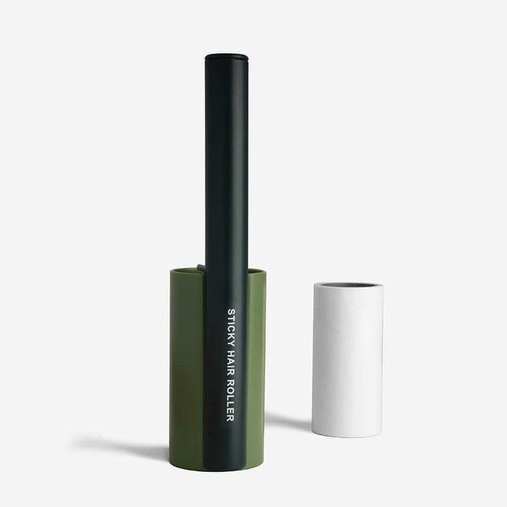 Set mit Fusselroller und Nachfüllrollen, ideal für Tierhaare und Flusen auf Kleidung und Stoffen.